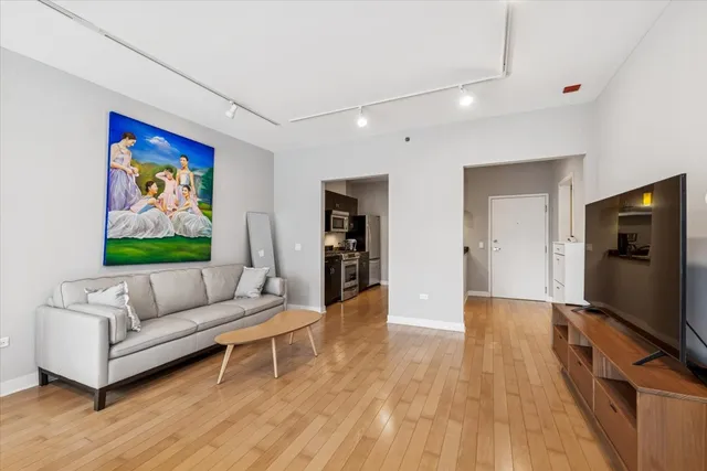 $2,400 | 8 East Randolph Street, Unit 1806, Chicago, IL 60601