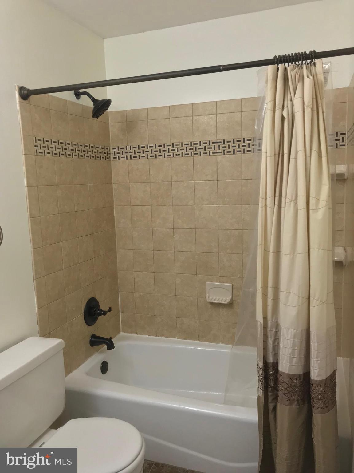 8731 Ridge Hollow Court Springfield, VA 22152 - Photo 18 of 28 Bath