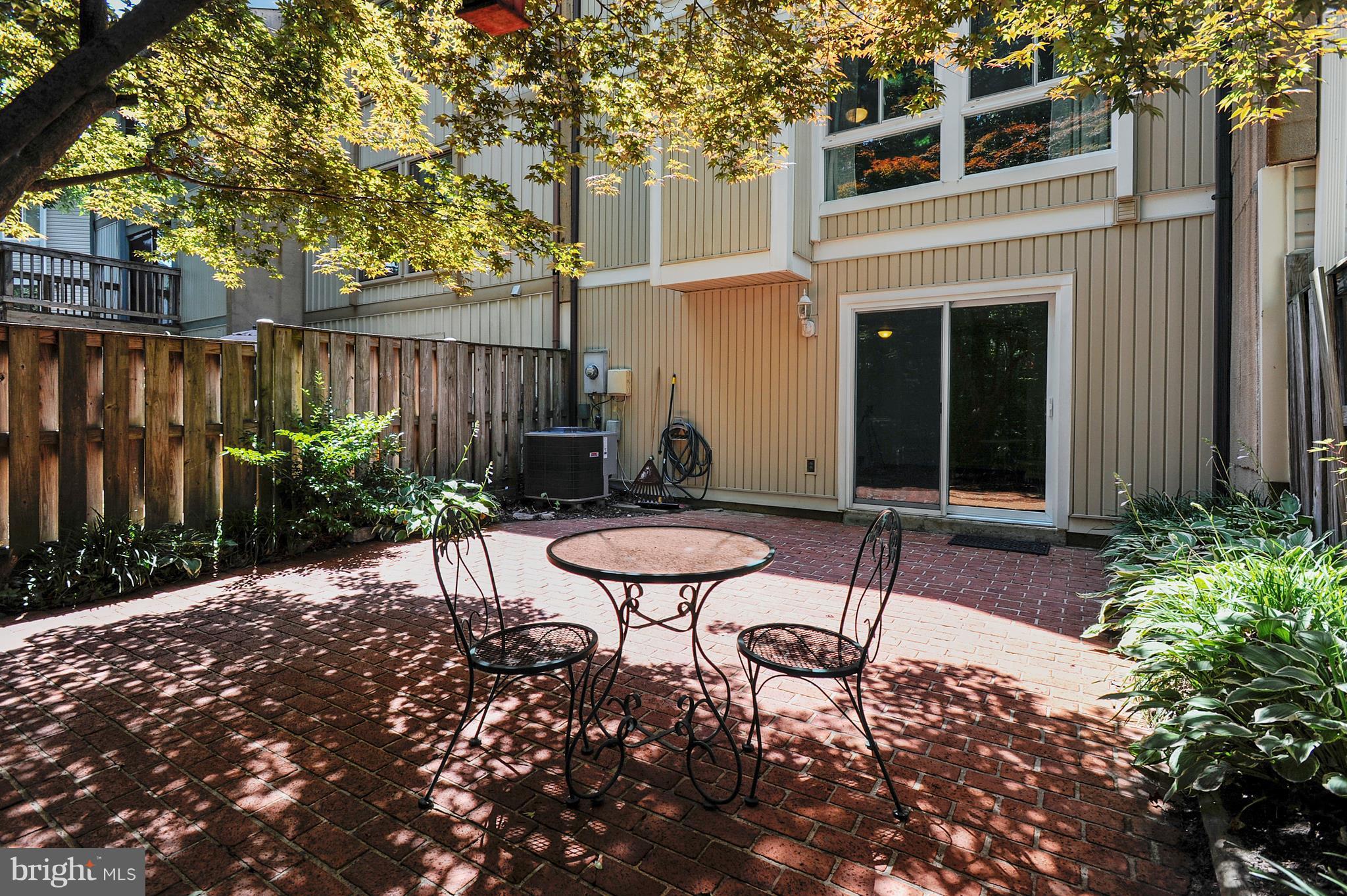 8731 Ridge Hollow Court Springfield, VA 22152 - Photo 27 of 28 Exterior (Rear)