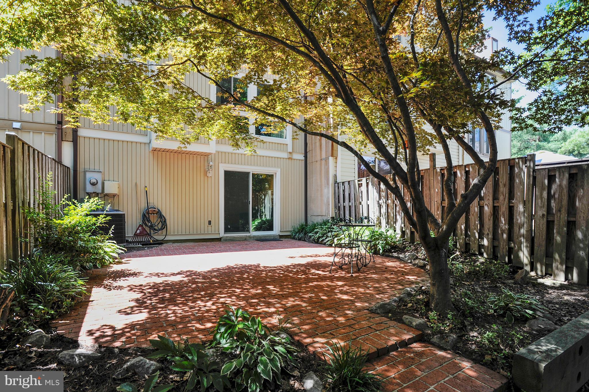 8731 Ridge Hollow Court Springfield, VA 22152 - Photo 28 of 28 Exterior (Rear)