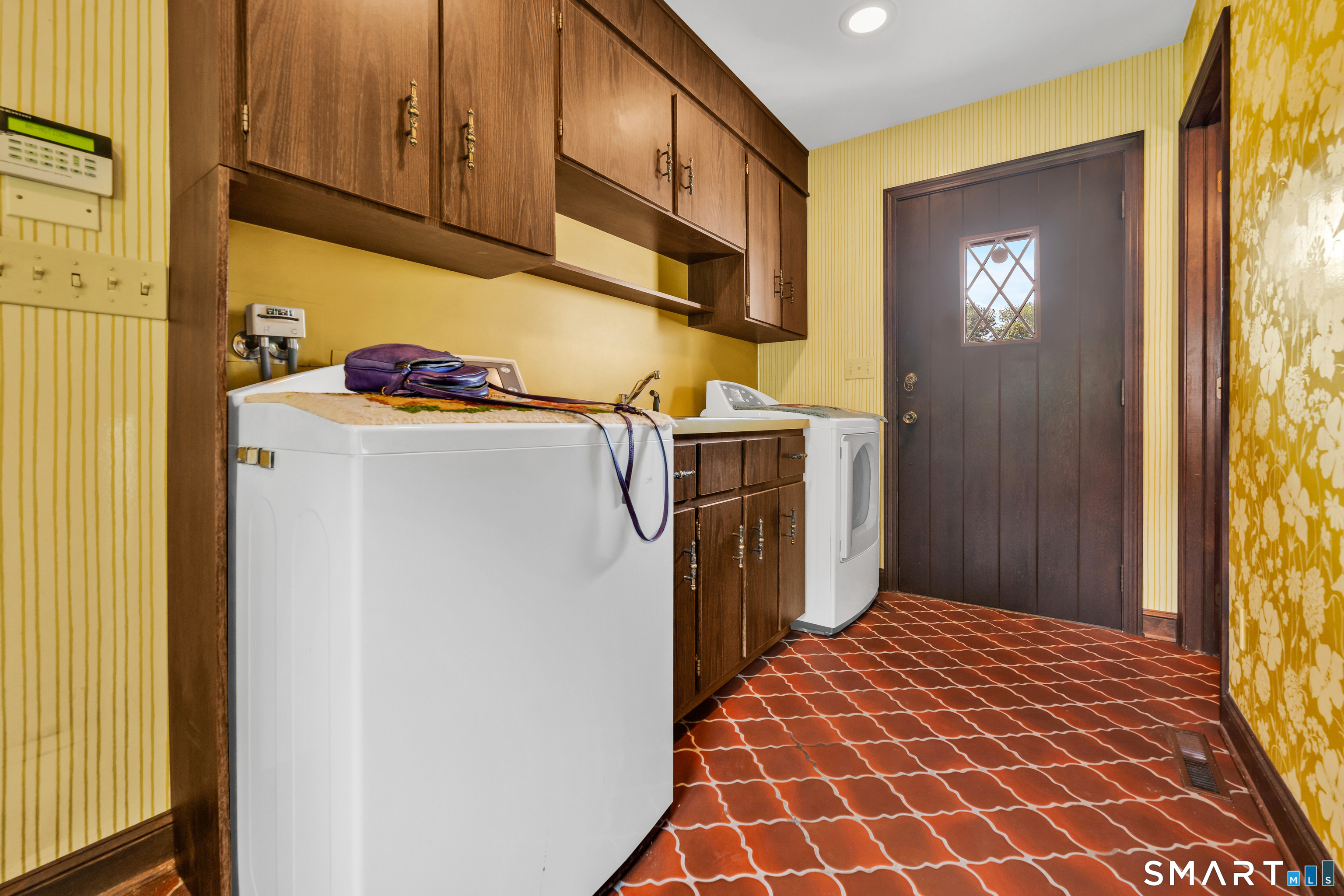 232 Maybrook Road Waterbury, CT 06708 - Photo 18 of 38