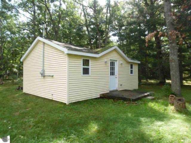 95 North Tippy Dam Road Wellston, MI 49689 - Photo 12 of 41 -115301-11