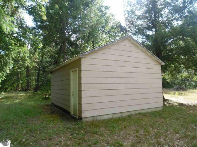 95 North Tippy Dam Road Wellston, MI 49689 - Photo 8 of 41 -115301-7