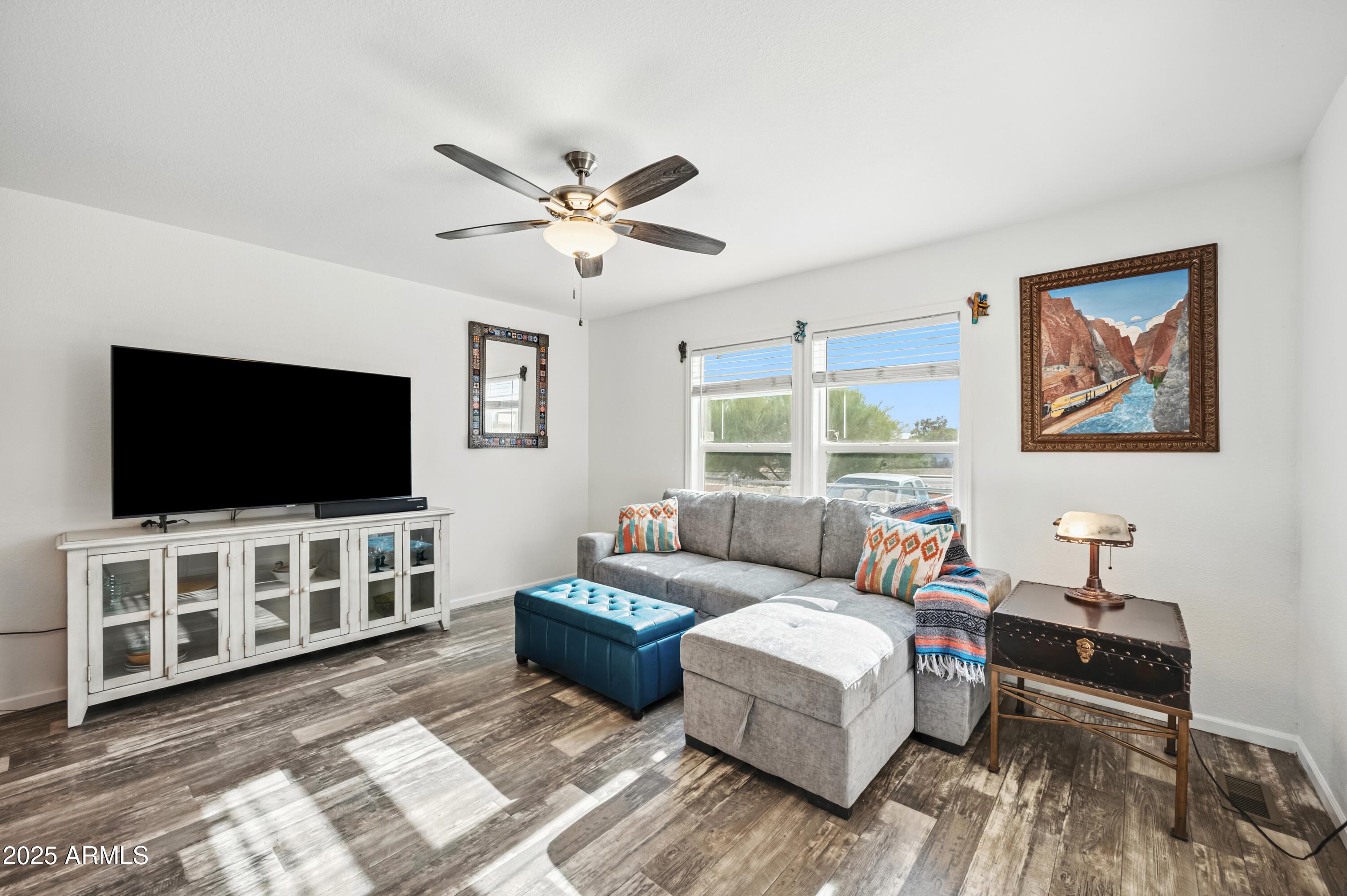 1771 South Idaho Road Apache Junction, AZ 85119 - Photo 12 of 27 Living Room