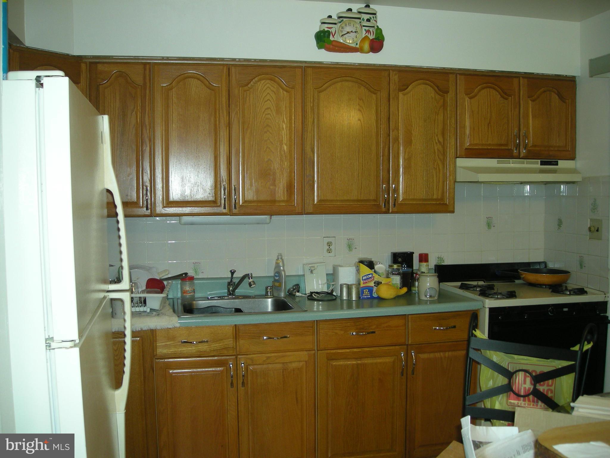 6715 Longhill Road Baltimore, MD 21207 - Photo 6 of 13 Kitchen