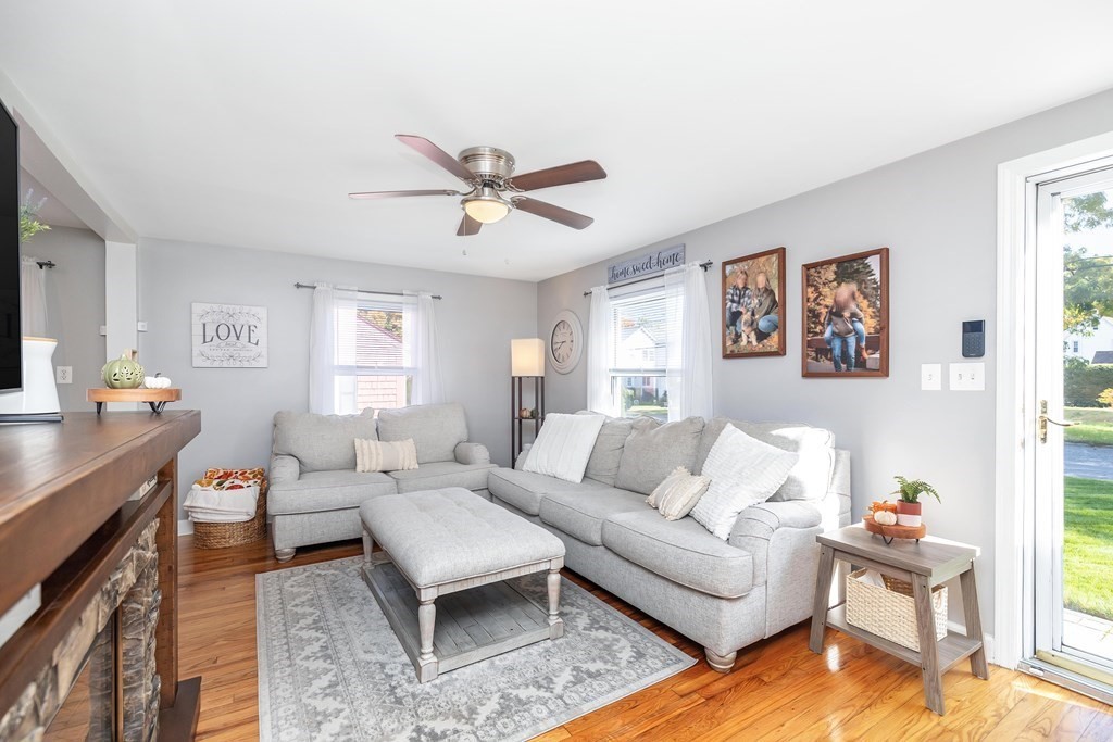94 Webber Street Springfield, MA 01108 - Photo 4 of 37