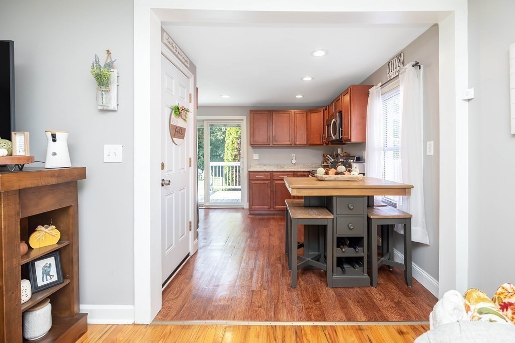 94 Webber Street Springfield, MA 01108 - Photo 7 of 37