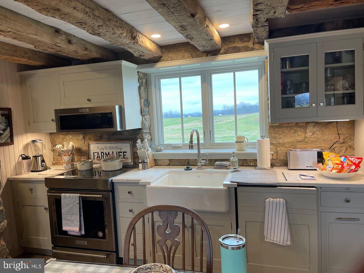 9078 Maidstone Road Delaplane, VA 20144 - Photo 13 of 49