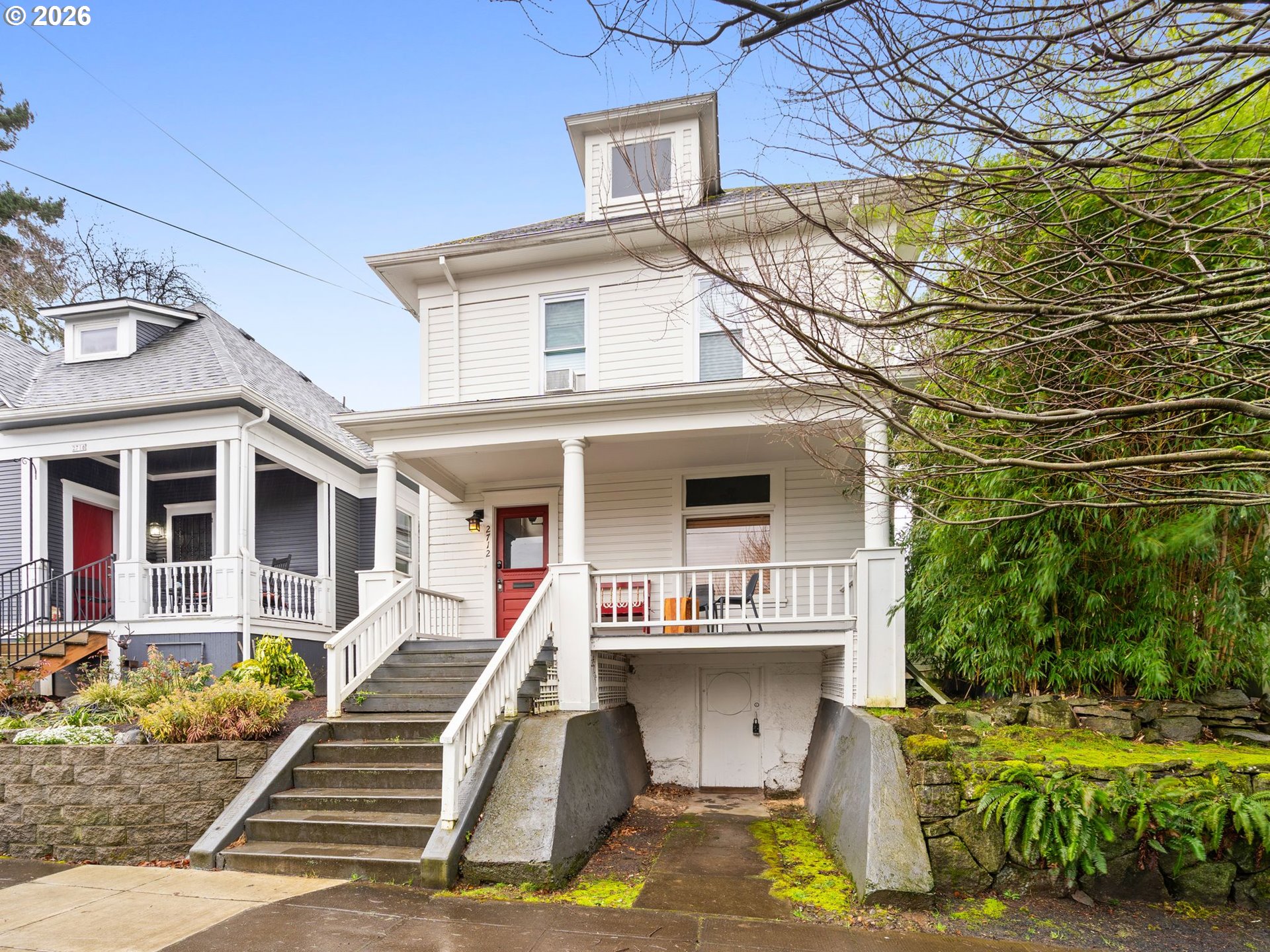 2712 Southeast Ash Street Portland, OR 97214 - Photo 2 of 46