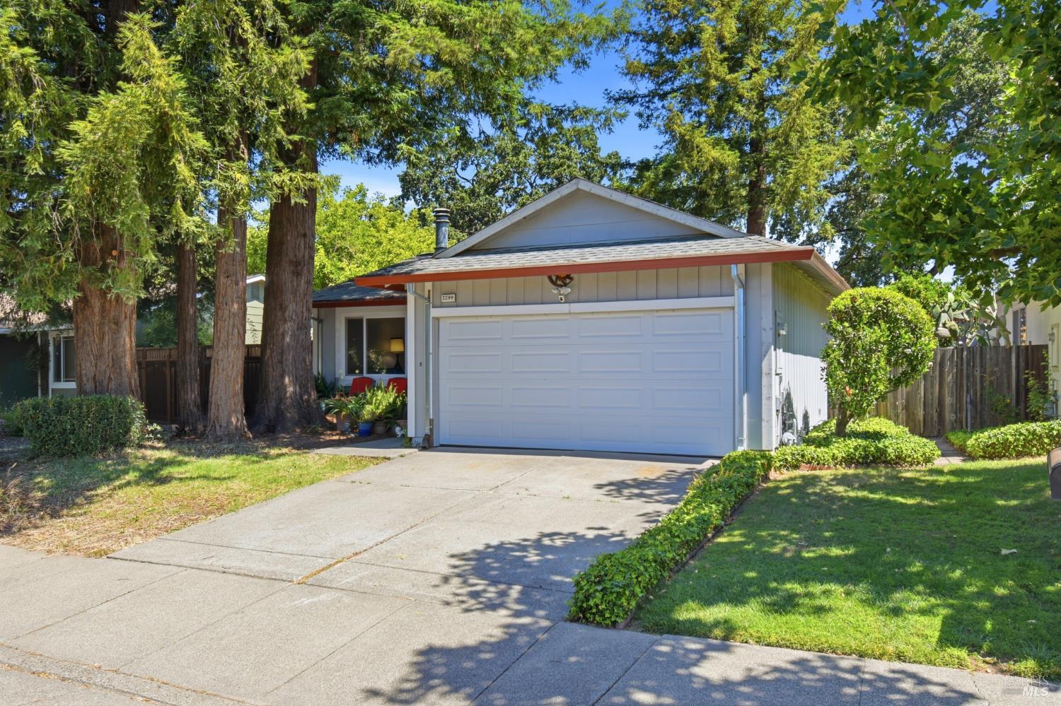 2299 Copperfield Drive Santa Rosa, CA 95401 - Photo 3 of 33