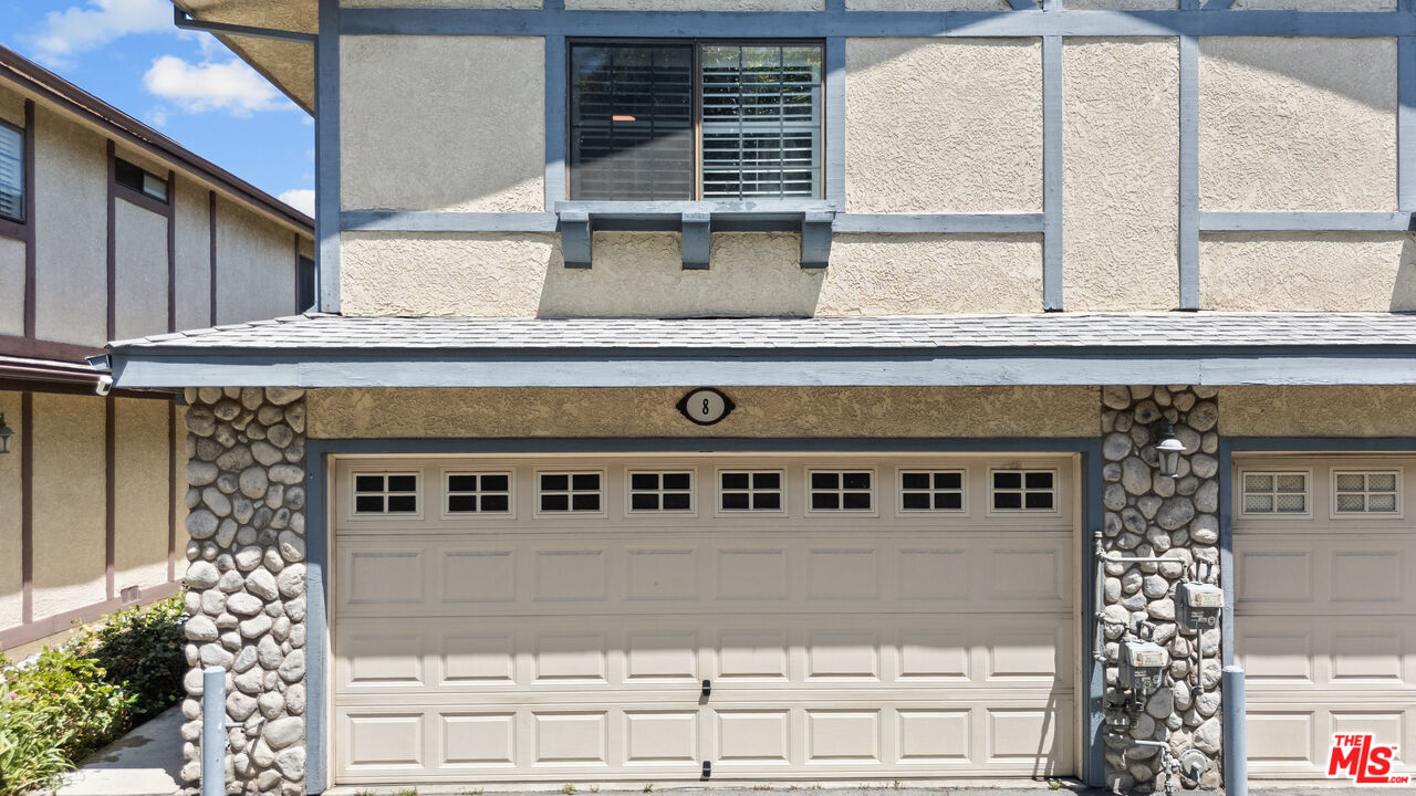 18435 Keswick Street, Unit 8 Reseda, CA 91335 - Photo 35 of 42