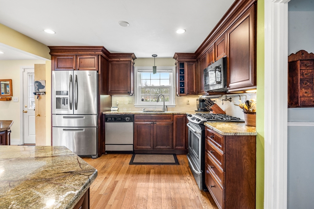 77 Cushing Road Milton, MA 02186 - Photo 8 of 24