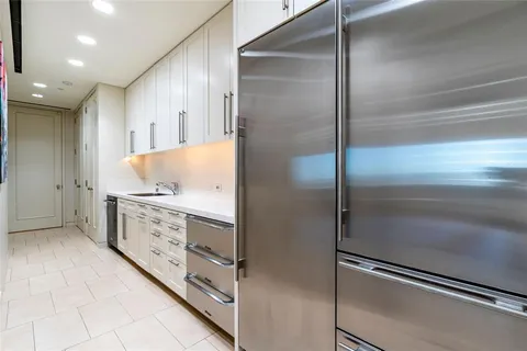 $5,995,000 | 2430 Victory Park Lane, Unit 3001, Dallas, TX 75219