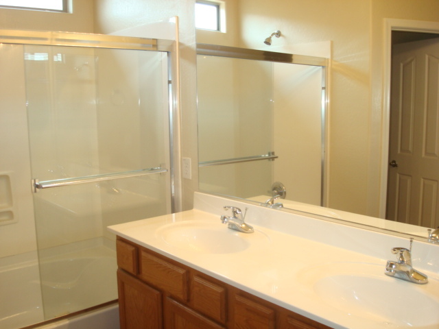 8918 West Cordes Road Tolleson, AZ 85353 - Photo 18 of 19 Master Bathroom