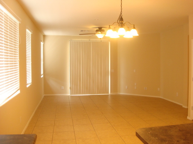 8918 West Cordes Road Tolleson, AZ 85353 - Photo 5 of 19 Living Room