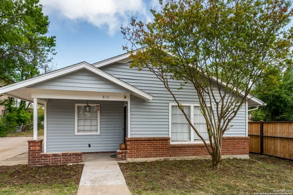 $2,100 | 810 East Euclid Avenue, San Antonio, TX 78212