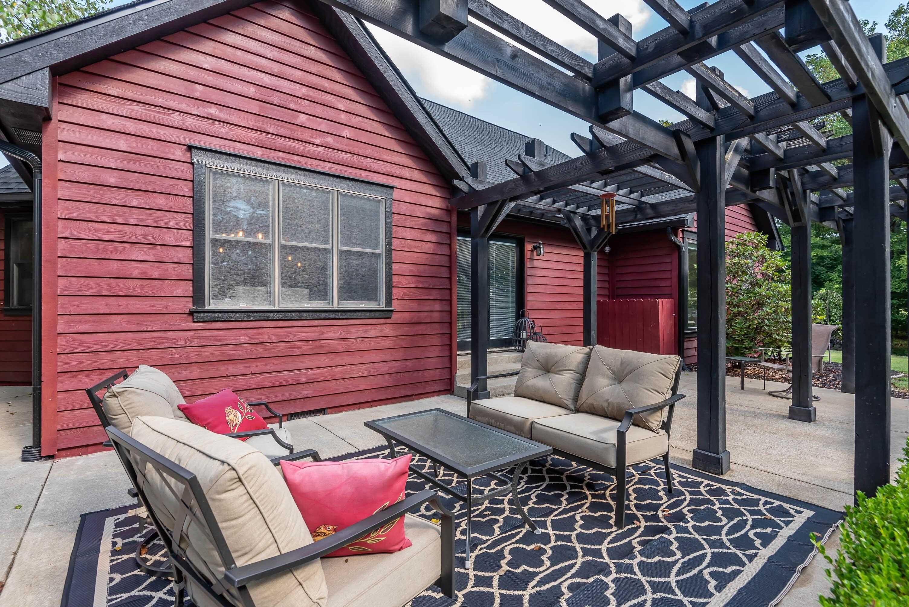 7040 South Lodge Road Bloomington, IN 47403 - Photo 2 of 23 Gallery Image 2