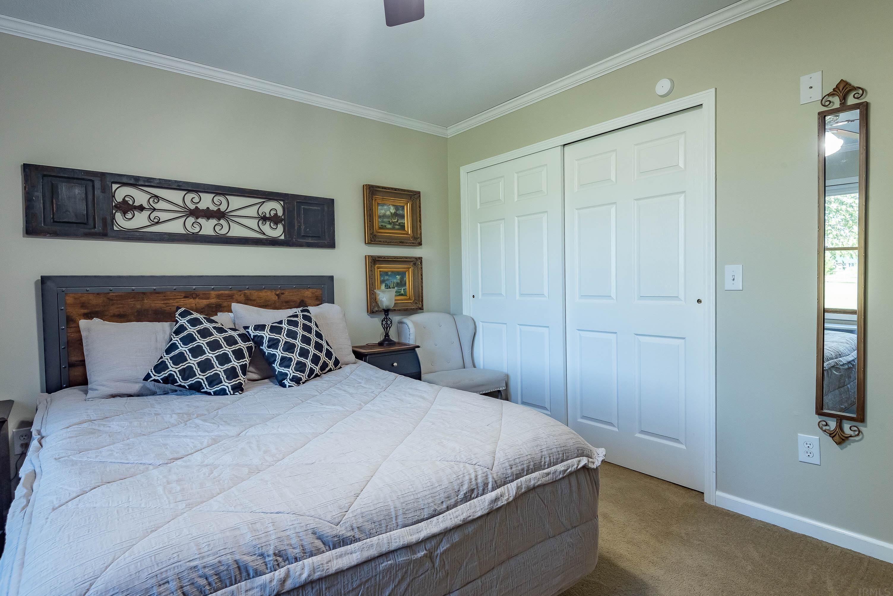 7040 South Lodge Road Bloomington, IN 47403 - Photo 9 of 23 Gallery Image 9