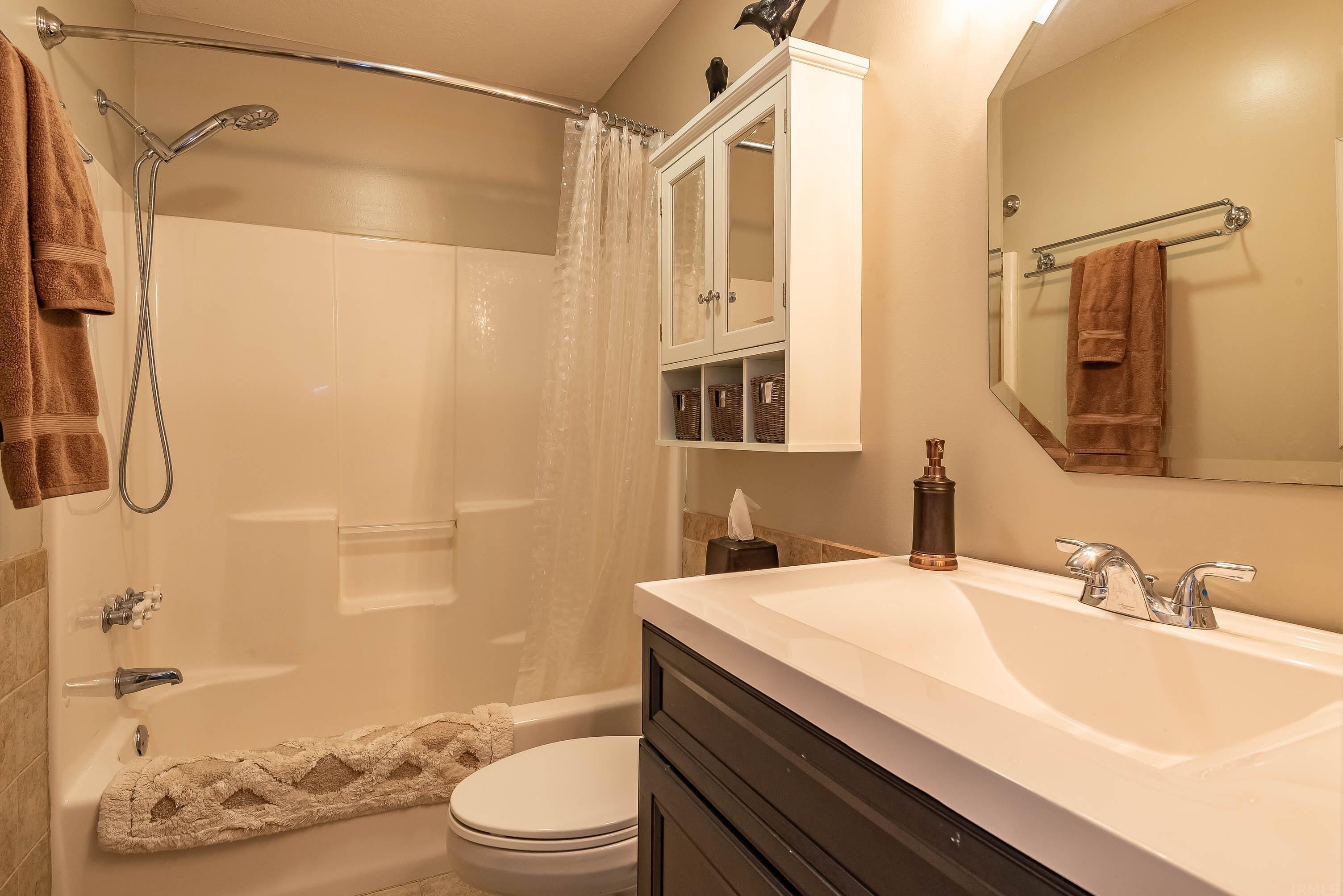 7040 South Lodge Road Bloomington, IN 47403 - Photo 10 of 23 Gallery Image 10