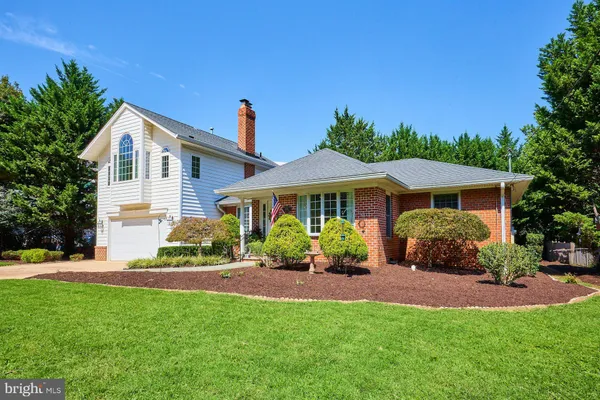 $1,099,000 | 3032 Crane Drive, Falls Church, VA 22042