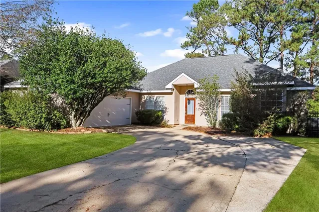 $2,100 | 19309 Hector Street, Mandeville, LA 70471