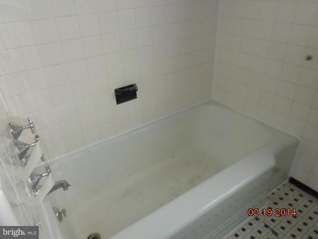 3900 Yolando Road Baltimore, MD 21218 - Photo 8 of 9 Bath
