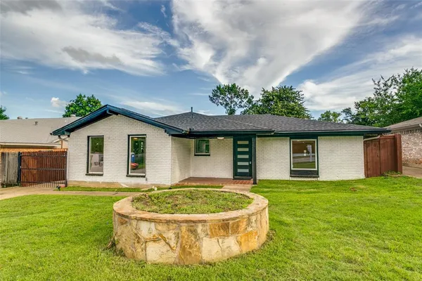 $389,990 | 1504 Lexington Place, Bedford, TX 76022
