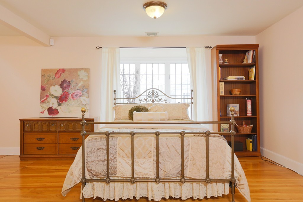 240 Nahant Road Nahant, MA 01908 - Photo 20 of 30 Gallery Image 20