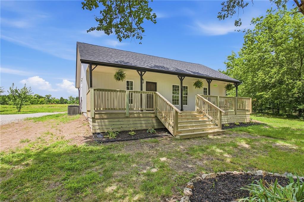 36 Southwest 1421st Road Holden, MO 64040 - Photo 3 of 41