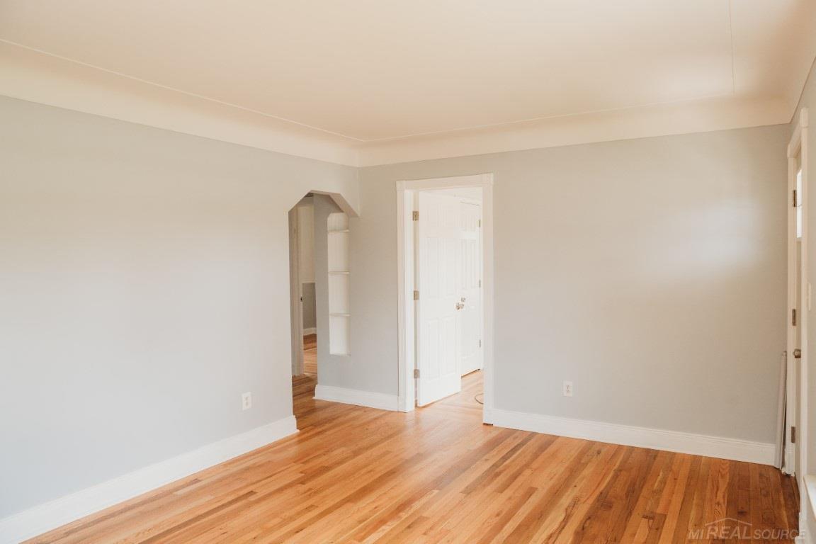 2363 East Maple Road Troy, MI 48083 - Photo 5 of 31 50009887-4.JPG