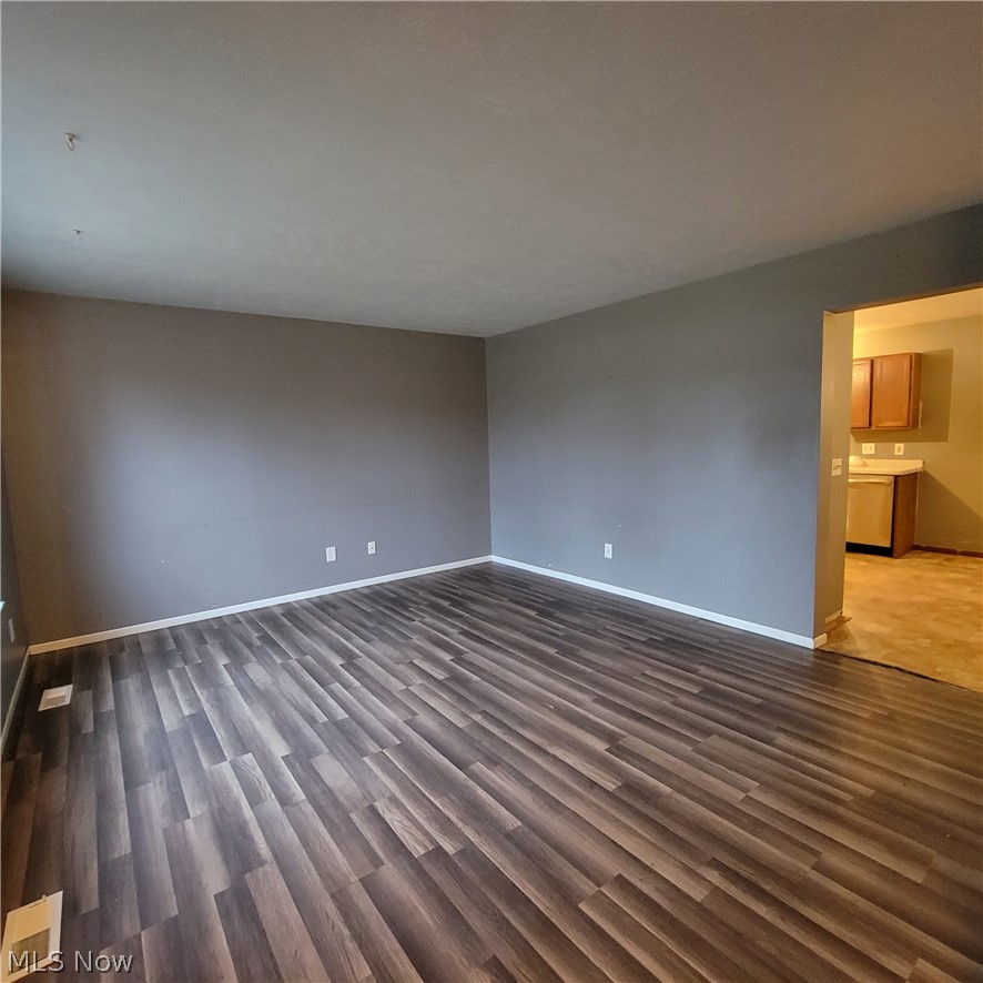 6782 Lake Road Madison, OH 44057 - Photo 5 of 27
