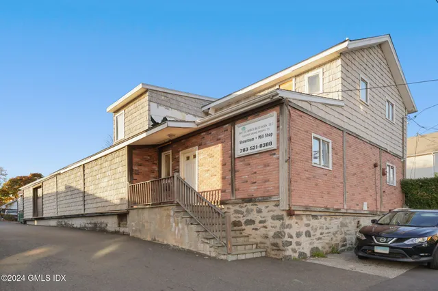 $1,469,000 | 18 Beech Street, Greenwich, CT 06830