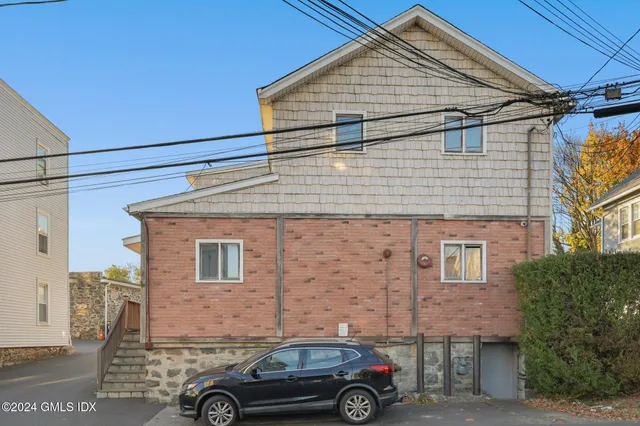 $1,469,000 | 18 Beech Street, Greenwich, CT 06830