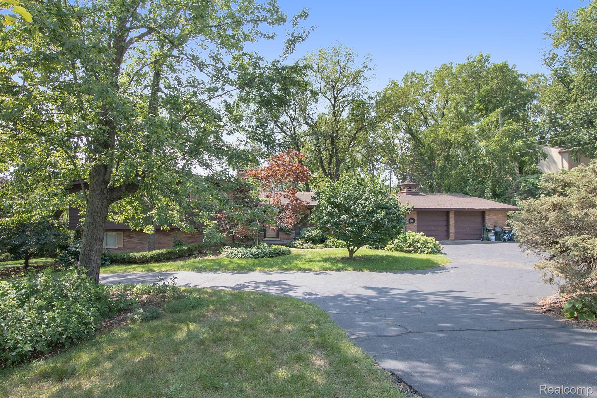 2411 Worcester Road West Bloomfield, MI 48323 - Photo 4 of 41 IMG_5888.jpg
