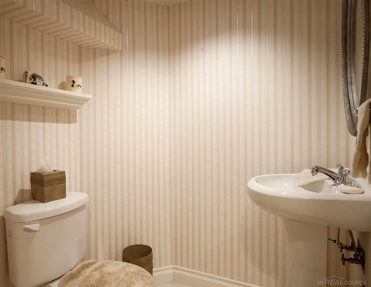 1010 North Renaud Road Grosse Pointe, MI 48236 - Photo 52 of 61 31344418-51.JPG