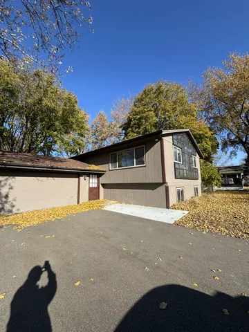 $2,850 | 6024 113th Avenue North, Champlin, MN 55316