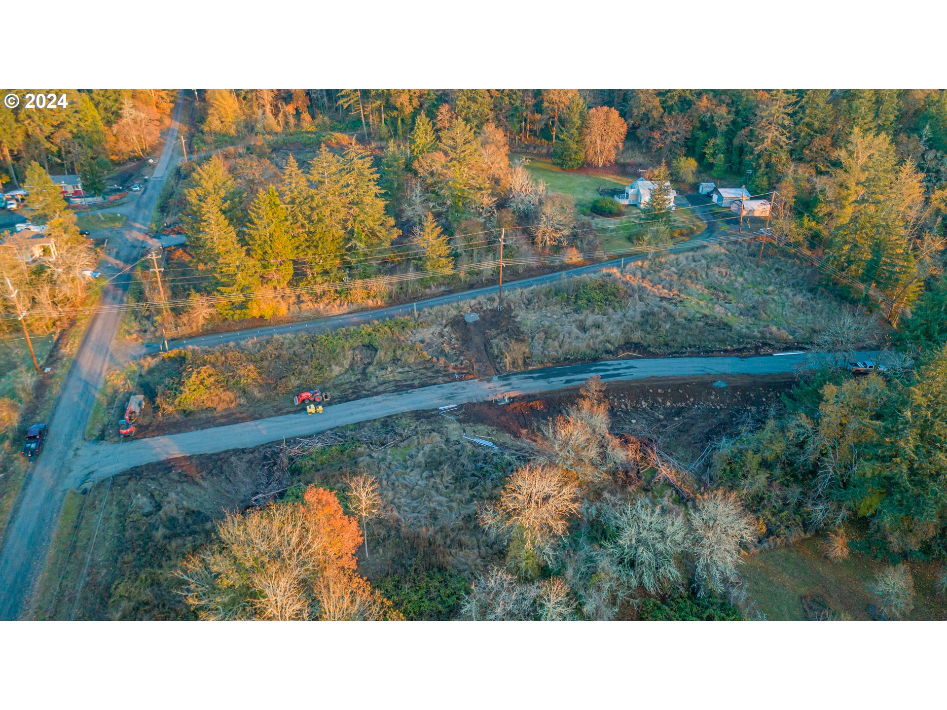 East Grant, Unit PARCEL1 Lebanon, OR 97355 - Photo 9 of 13 a black and white photo of a lake