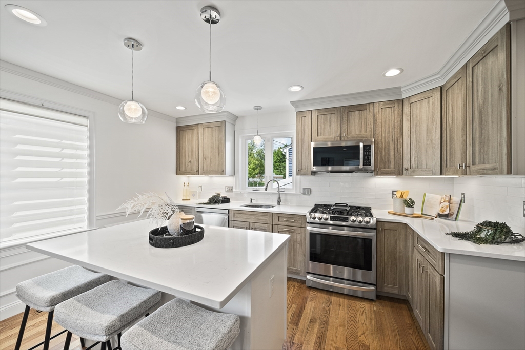 61 Gale Street, Unit 1 Waltham, MA 02453 - Photo 4 of 42