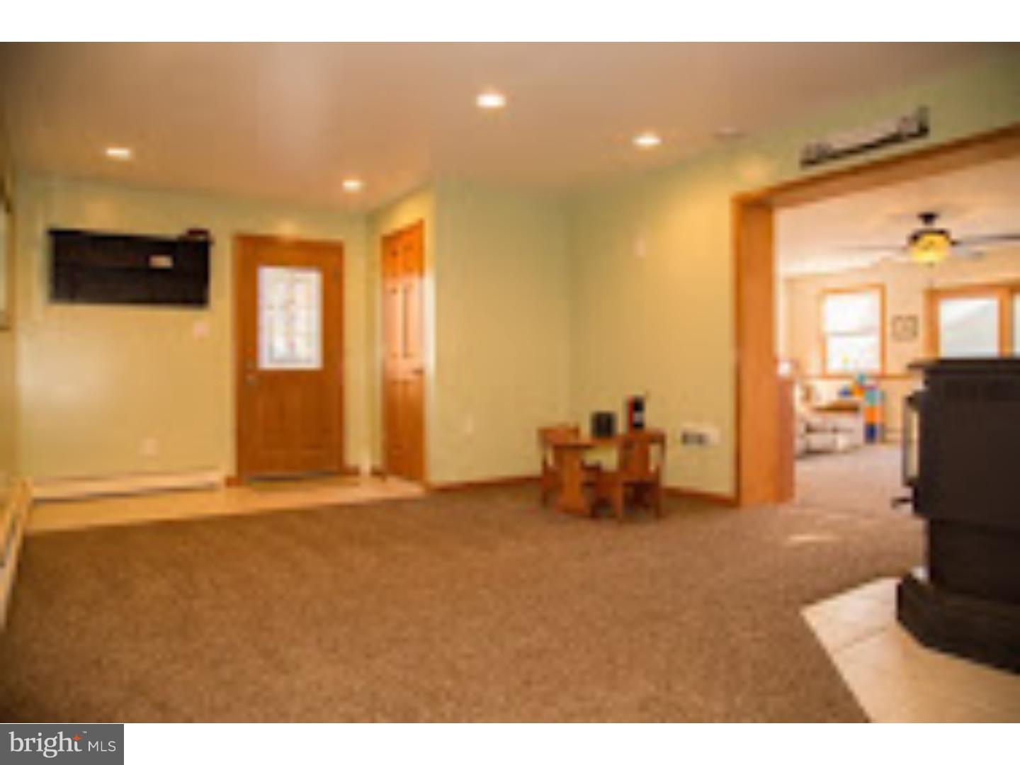 90 Ridge Road Telford, PA 18969 - Photo 5 of 24 Family Room
