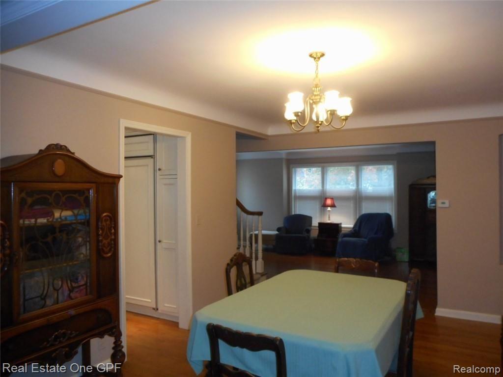 1099 Hawthorne Road Grosse Pointe Woods, MI 48236 - Photo 3 of 16