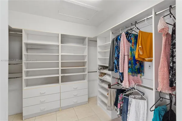 $5,300 | 21396 Marina Cove Circle, Unit 17J, Aventura, FL 33180