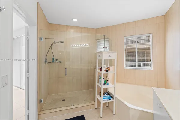 $5,300 | 21396 Marina Cove Circle, Unit 17J, Aventura, FL 33180