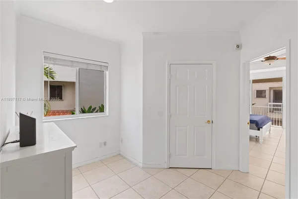 $5,300 | 21396 Marina Cove Circle, Unit 17J, Aventura, FL 33180