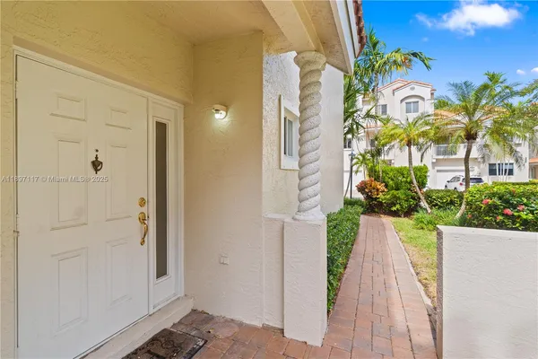 $5,300 | 21396 Marina Cove Circle, Unit 17J, Aventura, FL 33180