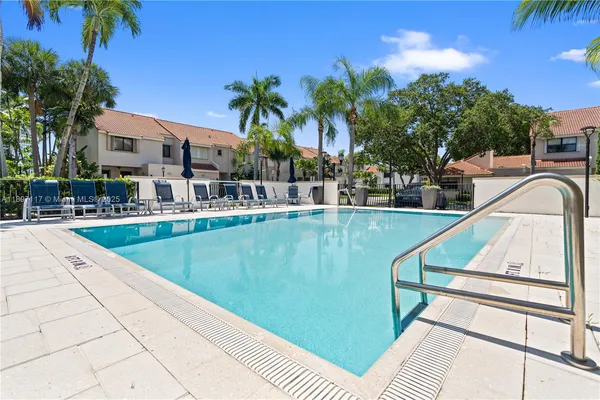$5,300 | 21396 Marina Cove Circle, Unit 17J, Aventura, FL 33180