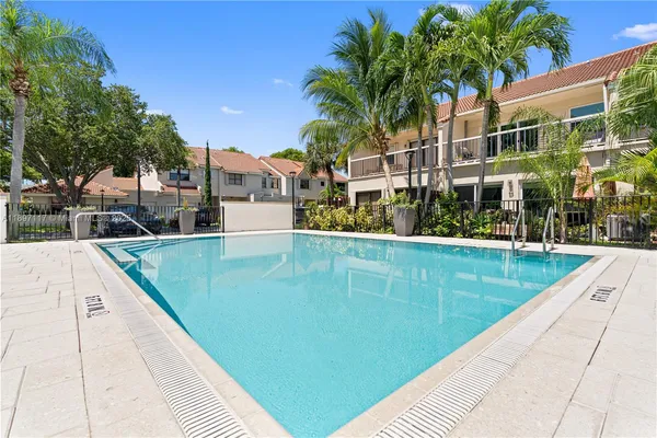 $5,300 | 21396 Marina Cove Circle, Unit 17J, Aventura, FL 33180