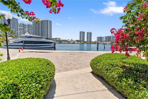 $5,300 | 21396 Marina Cove Circle, Unit 17J, Aventura, FL 33180