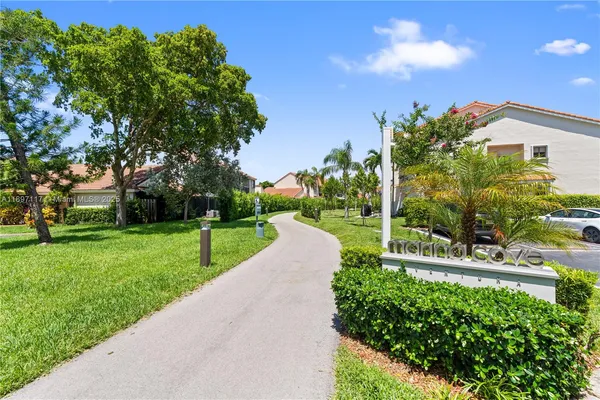 $5,300 | 21396 Marina Cove Circle, Unit 17J, Aventura, FL 33180