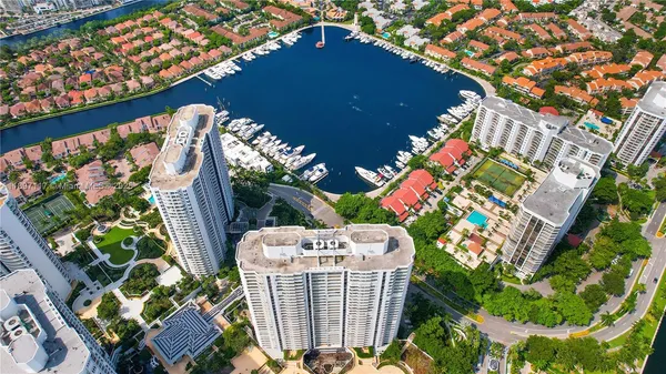 $5,300 | 21396 Marina Cove Circle, Unit 17J, Aventura, FL 33180