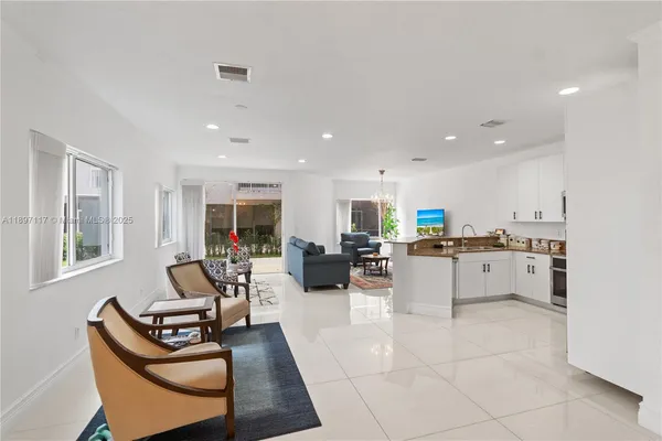 $5,300 | 21396 Marina Cove Circle, Unit 17J, Aventura, FL 33180